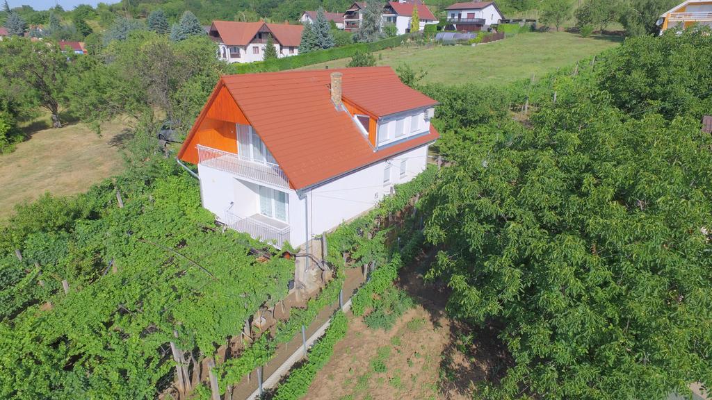 Mandula Apartmanok Badacsonytomaj Exteriér fotografie